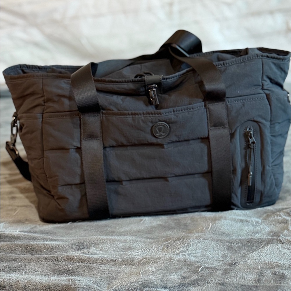 lululemon athletica dash all day duffle